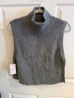 NWT Sleeveless Half-Zip Knit Sweater Vest - Gray